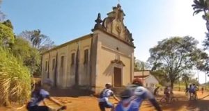 Fazenda histórica em Ibaté sedia sessões de cinema de graça em igreja do século 19