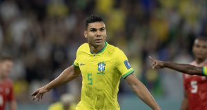 Com gol no fim, Brasil bate a Suíça e se classifica às oitavas da Copa