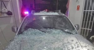 Gol arremessa caminhonete Frontier para dentro de loja na Vila Xavier