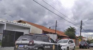 Idoso morre após receber choque elétrico no forro da sua casa