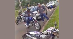 Acidente deixa motociclista gravemente ferido na Avenida José Barbieri Neto