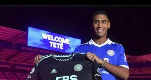 Leicester City assina com brasileiro Tetê por empréstimo. Contrato vai durar até julho.