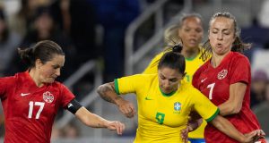 Com testes, Brasil joga mal e perde para o Canadá na Shebelieves Cup
