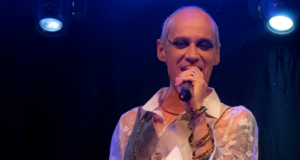 Rinaldo Ferragini faz show neste domingo (12), no Sesc