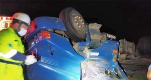 Na Washington Luís, motorista morre prensado por chapas de aço na cabine do caminhão