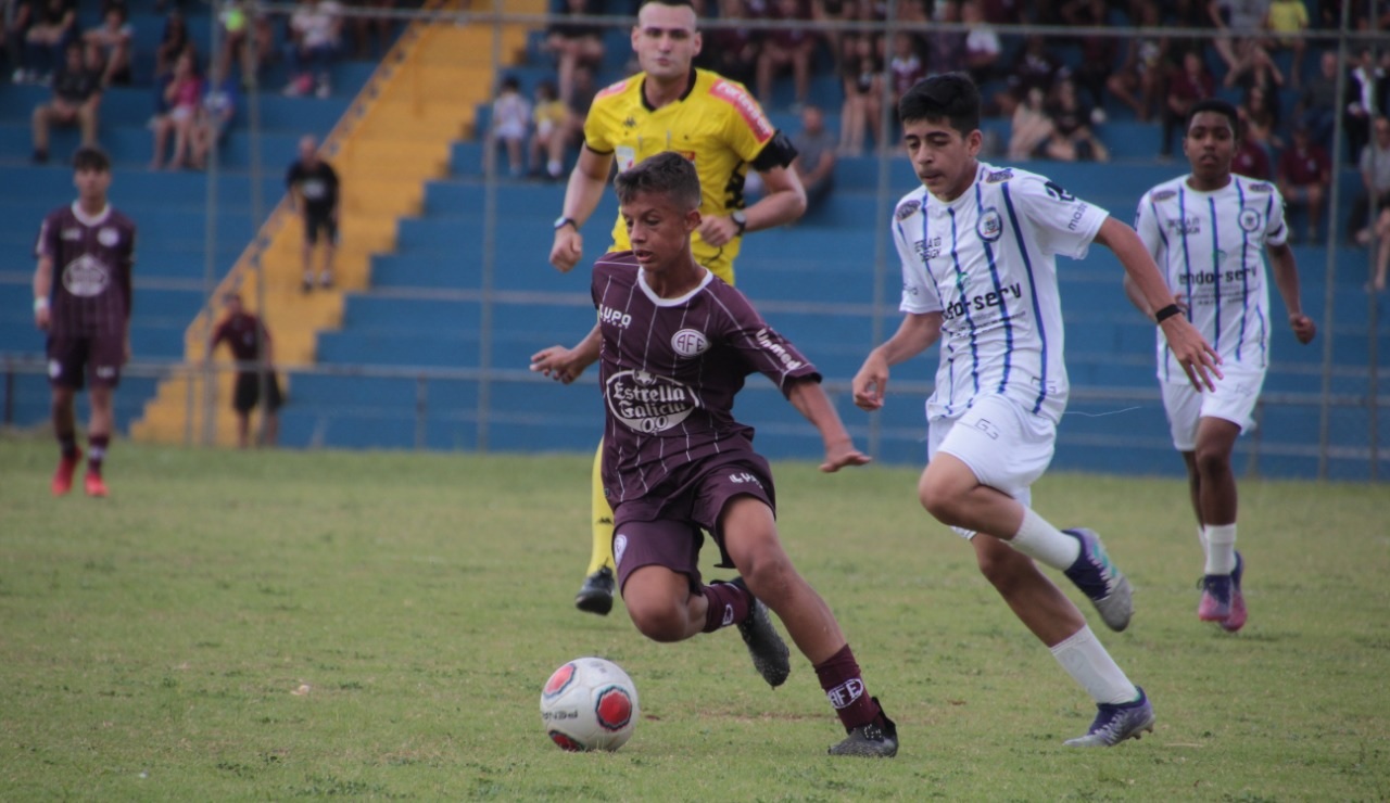 Sub-11 e sub-13 da Ferroviária definem classificação às oitavas do