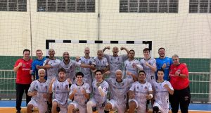 Handebol masculino ganha em Pindamonhangaba