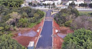 Com retirada da ponte de madeira, nova travessia no Serra Azul está na fase acabamento