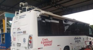 Ônibus de quase R$ 800 mil está abandonado em pátio da Prefeitura de Araraquara