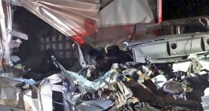 Colisão entre caminhões deixa um morto na Rodovia Washington Luís