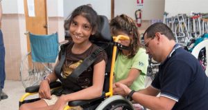 Projeto Rodas para o Mundo entrega 150 cadeiras de rodas em Araraquara