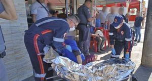 Homem é espancado em bar ao ser reconhecido como o “ladrão de bateria”