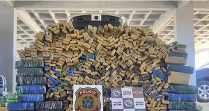 Polícia Rodoviária apreende mais de 800 quilos de maconha e munições de fuzil