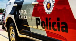 Polícia Militar prende dois jovens, um deles é por receptação, durante patrulhamento na cidade