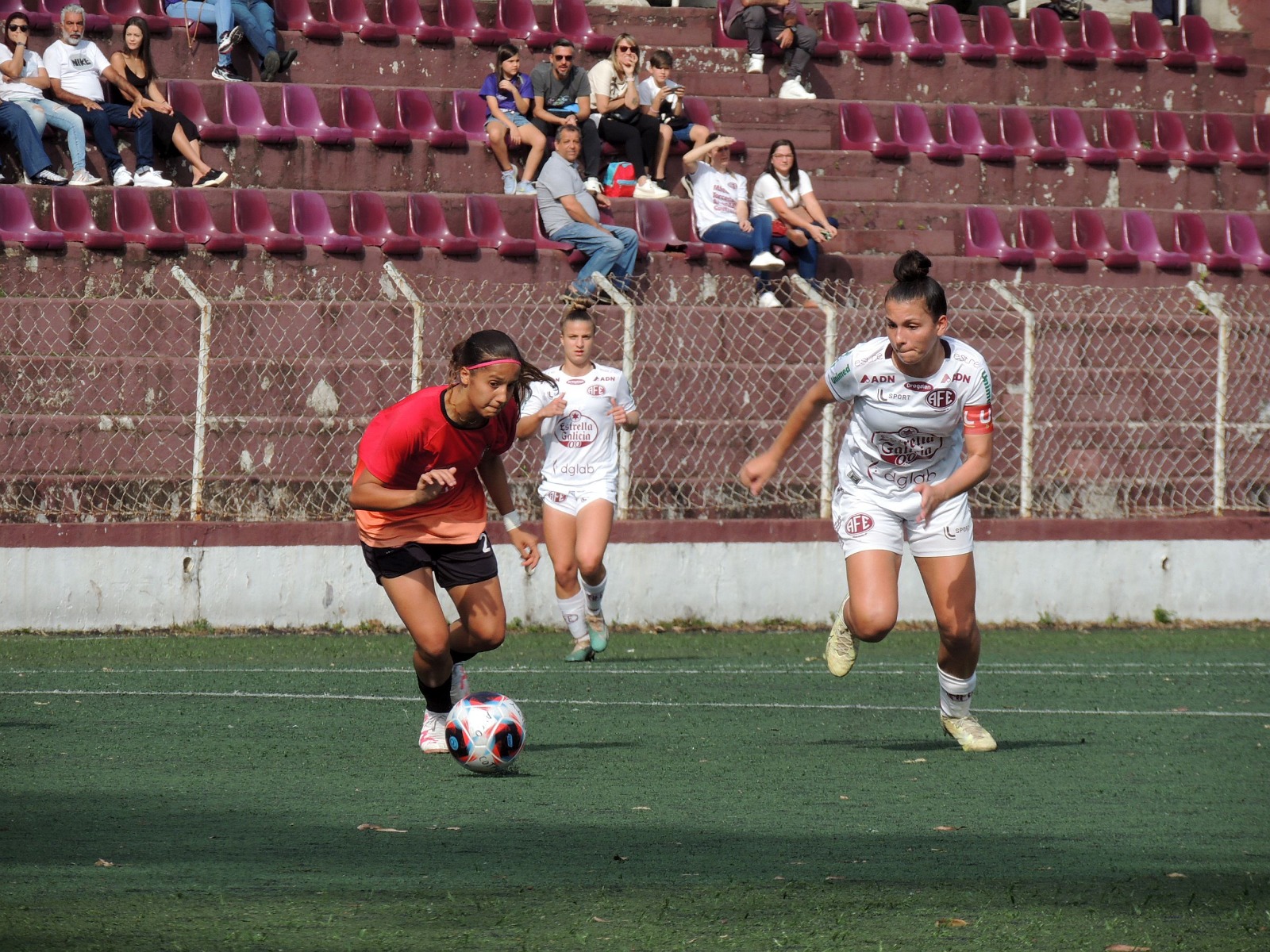 PAULISTA FEMININO SUB-17: Ferroviária bate Centro Olímpico fora de casa e  encaminha vaga na final