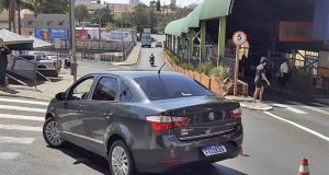 Quadrilha rouba carro em Matão e causa acidente no centro de Araraquara