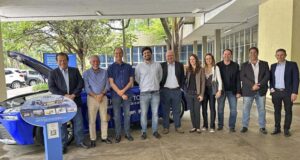 Feplana conhece estação-piloto e carro movido à hidrogênio através do etanol