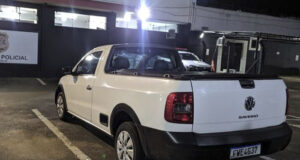 Jovens de Matão são presos na Washington Luís com Saveiro furtada em São Carlos