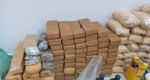 Em ação policial, Rocam e Força Tática apreendem grande quantidade de drogas no Jardim Eliana