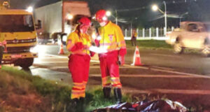 Ciclista morre ao ser atropelado na noite desta sexta na Washington Luís