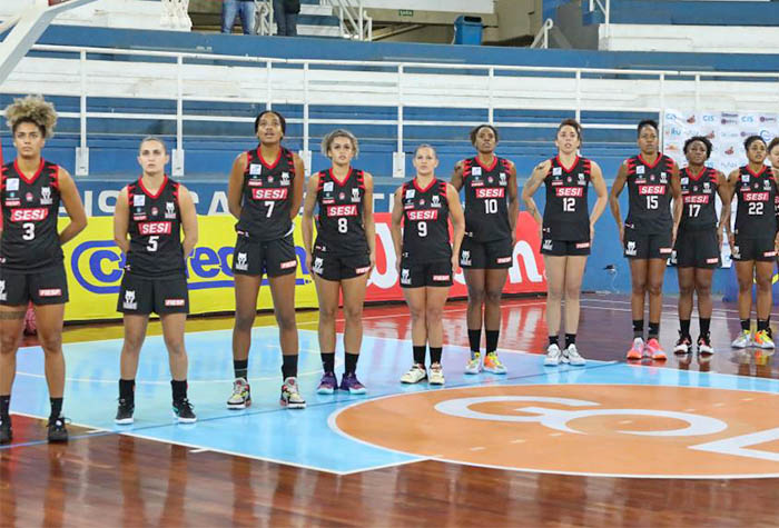 Torneio de basquete reúne mais de 500 atletas de vários países em Santos