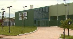 Motorista de ônibus atropela ciclista em estrada vicinal. Homem morre na UPA.