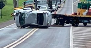 Acidente na SP-255 perto da Unesp, nesta quinta, deixa motorista ferido e interdita a pista