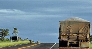 Frete rodoviário do Brasil cai 12% no fim de 2023 com recuo do diesel