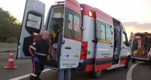 Mãe de jovem assassinado em maio, tenta contra a própria vida ateando fogo no corpo