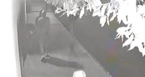 Médico reage ao assalto, entra em luta corporal e coloca bandidos pra correr