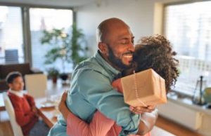 Dia dos Pais 2024: consumidores araraquarenses devem ir às compras e alavancar vendas do comércio