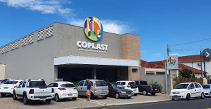 Incêndio consome instalações da Coplast, comércio de produtos de ...