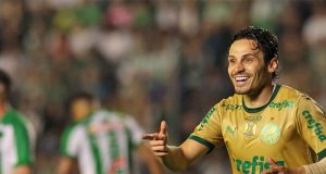Com hat-trick de Veiga, Palmeiras goleia Juventude e chega a dez jogos sem derrota no Brasileirão