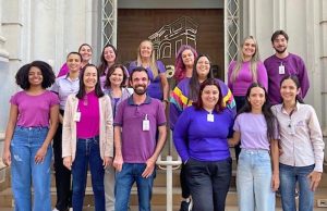 Santa Casa de Araraquara e colaboradores apoiam a campanha agosto lilás