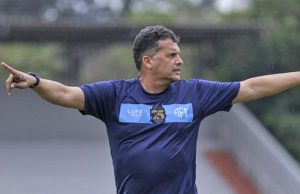 Novo treinador estreia nesta quarta na Fonte contra o Goiás com a missão de espantar as bruxas