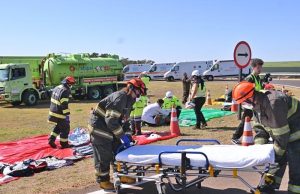 Arteris ViaPaulista capacita equipes em simulado de acidente com produto perigoso em Araraquara