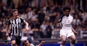 Dois  jogos abrem a 29ª rodada do Campeonato Brasileiro da Série A neste sábado
