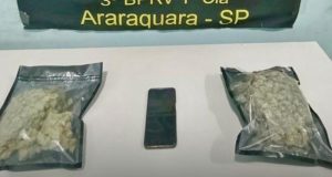 Mulher que saiu da Rodoviária em Araraquara é presa com maconha na Washington Luís