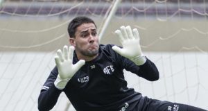 Ferroviária distribui quase 10 mil ingressos para ajudar time no jogo do desespero nesta segunda