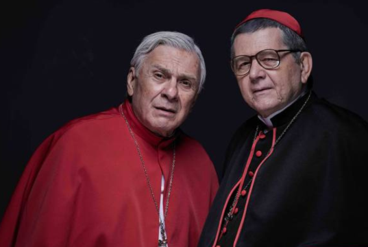 Dois Papas apresenta encontro entre fé, poder e humanidade neste sábado (25), no Sesc Araraquara
