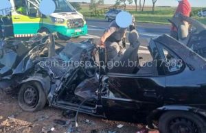 Motorista morre na Washington Luís em Ibaté, ao bater carro na traseira de caminhão