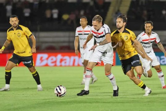 Botafogo vence o Amazonas e empurra a Ferroviária para a ‘zona de degola’ do campeonato brasileiro