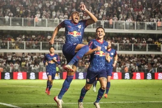 Brasileirão: São Paulo perde para o Bragantino e torcida se manifesta contra o presidente Casares