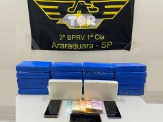 PM intercepta ônibus de viagem em Araraquara e prende casal que escondia cocaína em malas
