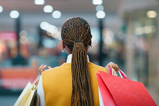 13º salário deve injetar mais de R$ 272 milhões na economia de Araraquara, diz Sincomercio