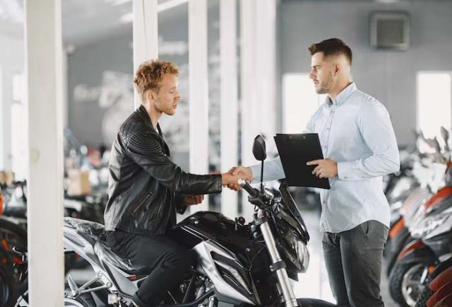 vendedor de motos
