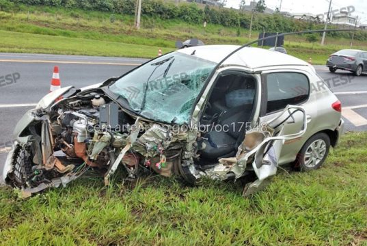 Acidente na SP-318 entre São Carlos e Ribeirão Preto deixa um ferido em estado grave nesta sexta