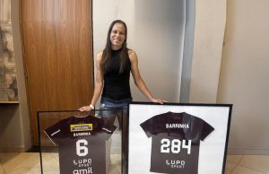 Maior lateral-esquerda da história das Guerreiras Grenás, Barrinha anuncia aposentadoria do futebol