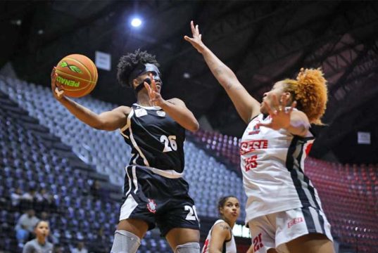 Corinthians vence a segunda contra o Sesi Araraquara e fica perto do título da Divisão Especial Feminina