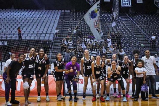 Sesi Araraquara recebe o Corinthians na Vila e busca reverter cenário do Paulista de Basquete